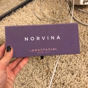 ABH NORVINA EYESHADOW PALETTE